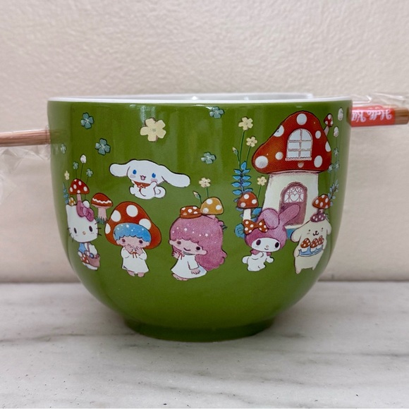 Sanrio Hello Kitty & Friends Mushroom Crew Ceramic Bowl w/ Chopsticks NWT! - Picture 2 of 5
